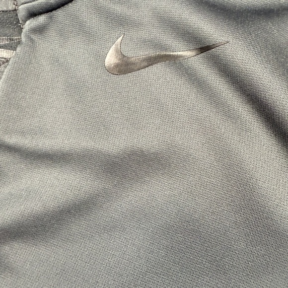Nike Gray Quarter-Zip Pullover Size S - Picture 2 of 4